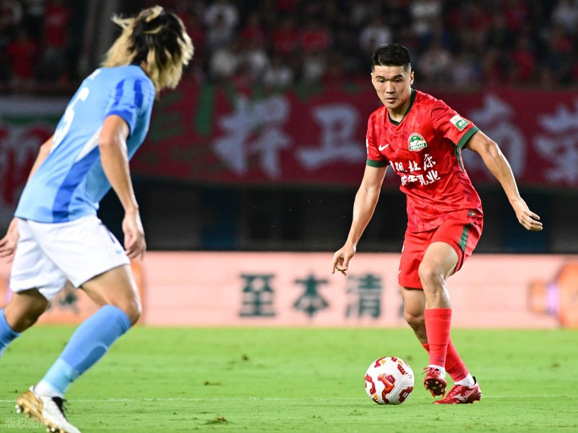 开云体育下载-关于今晚荷甲焦点战，深圳男篮完成体检，话题不断，年轻球员得到机会的信息